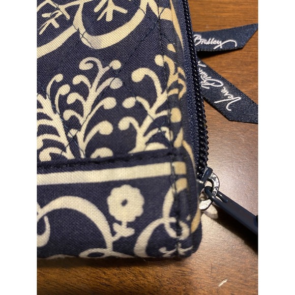 Vera Bradley Twirly Birds turn lock Wallet zip around and turn lock navy white - Picture 7 of 9